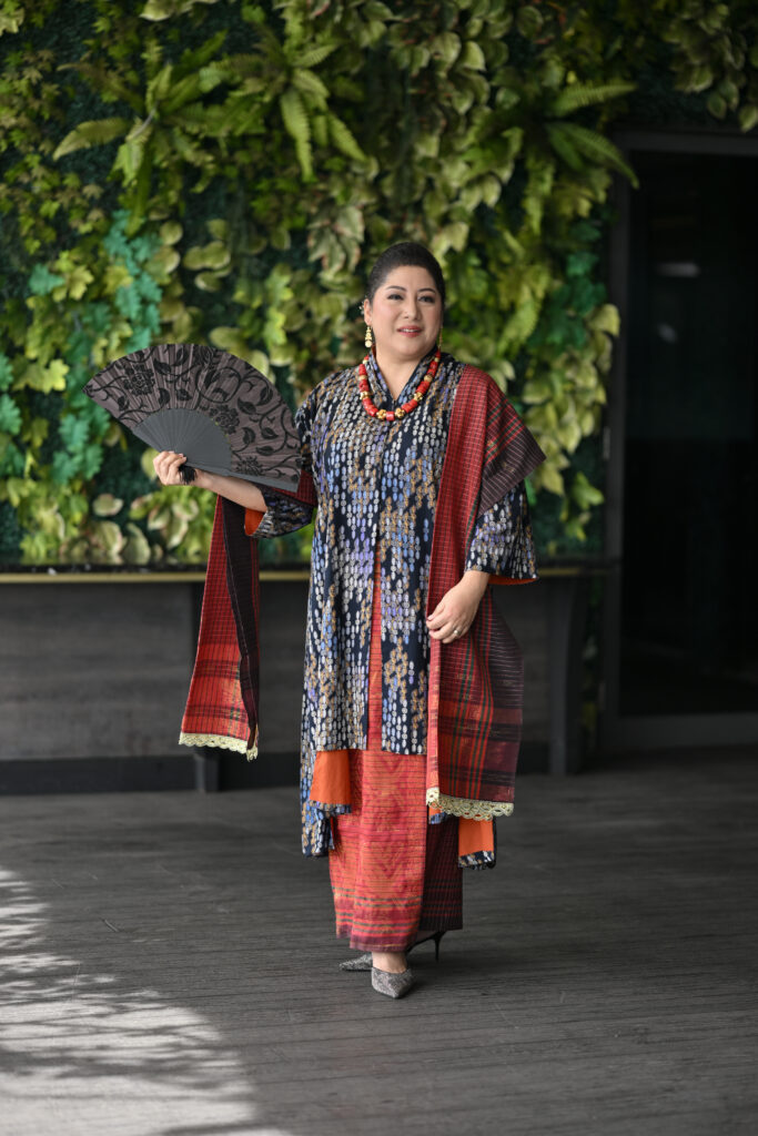Kebaya Panjang in Golden Pandan
