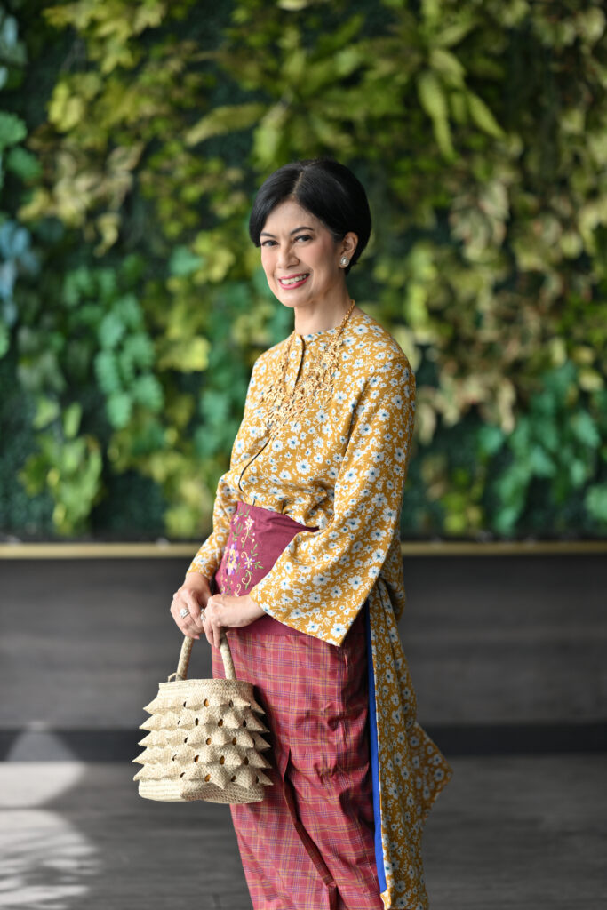 Kebaya Panjang in Dusty Rose